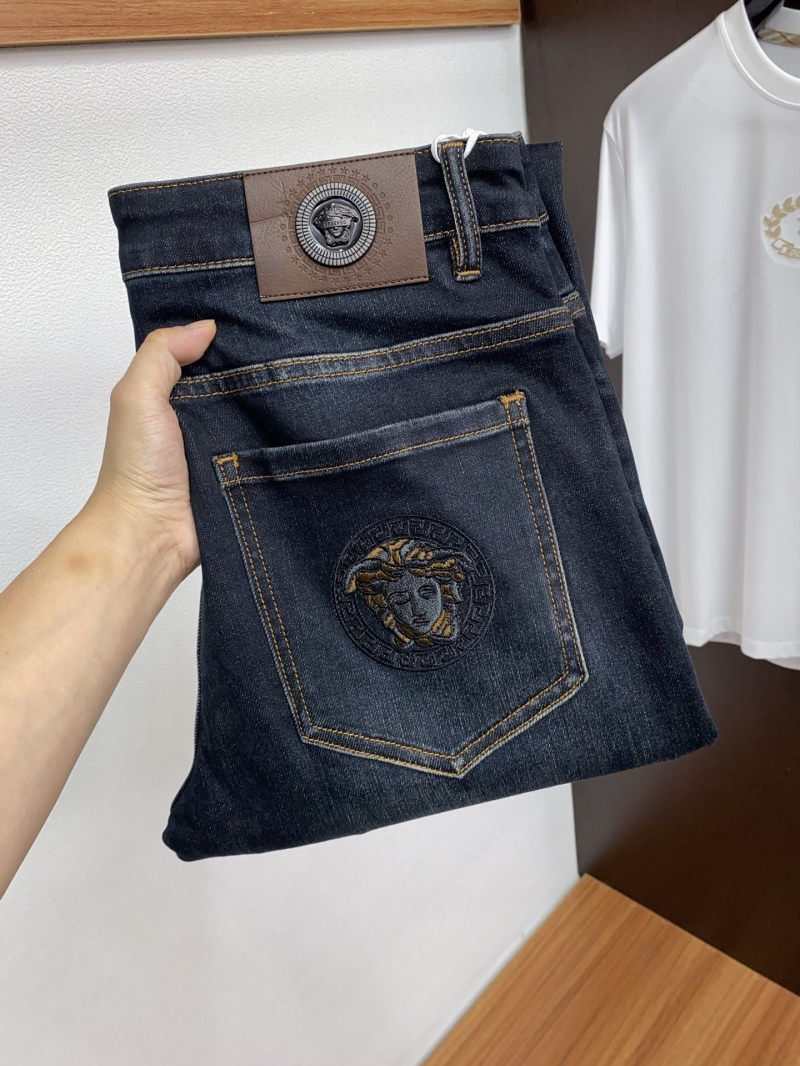 VERSACE